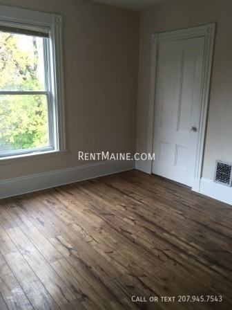 345 Hancock St Apt 2 - Photo 4 of 12