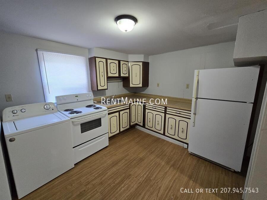 324 Grove St - Photo 2 of 11