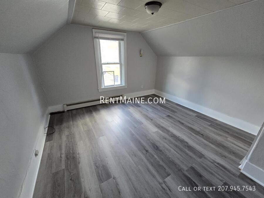 324 Grove St - Photo 6 of 11