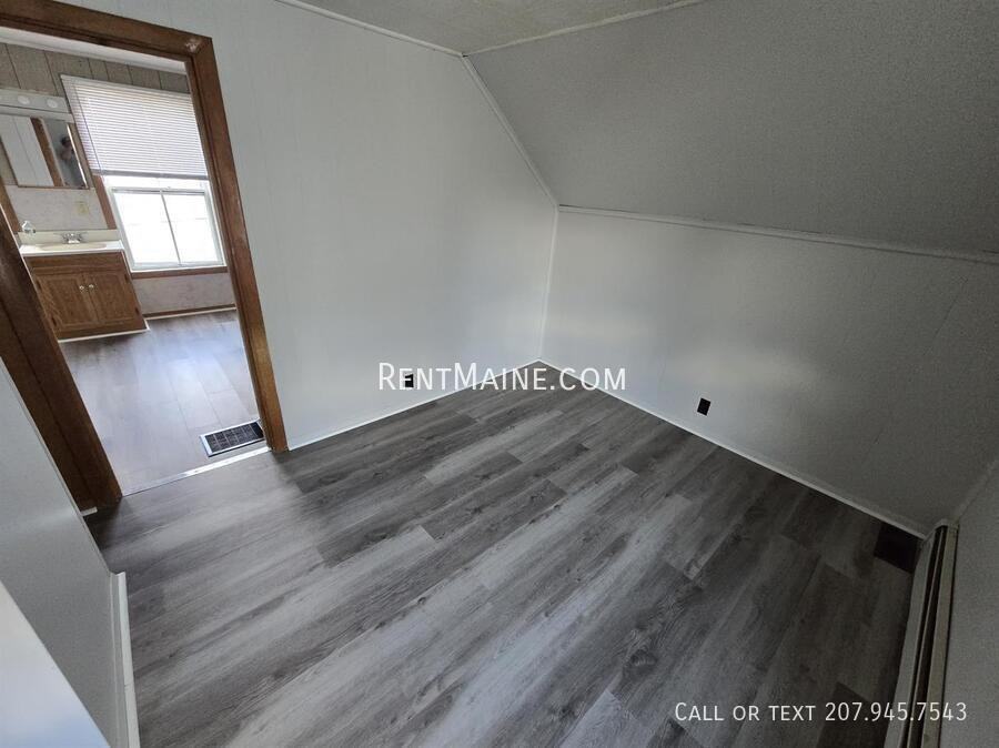 324 Grove St - Photo 7 of 11