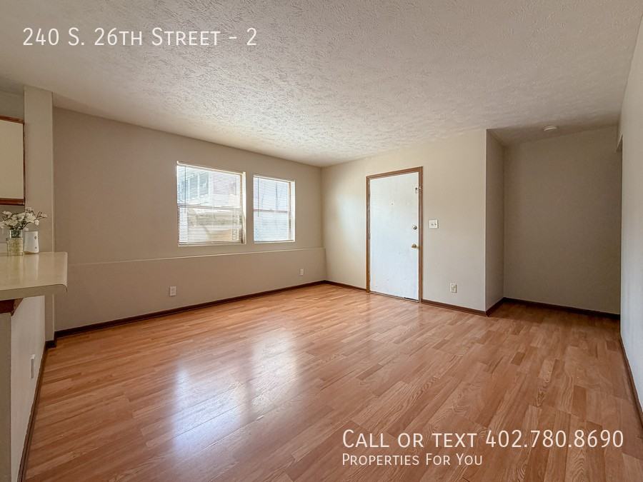 240 S 26th St #2 - Photo 3 of 25