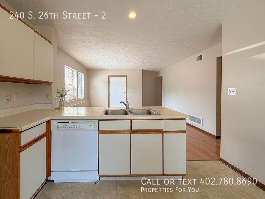 240 S 26th St #2 - Photo 5 of 25