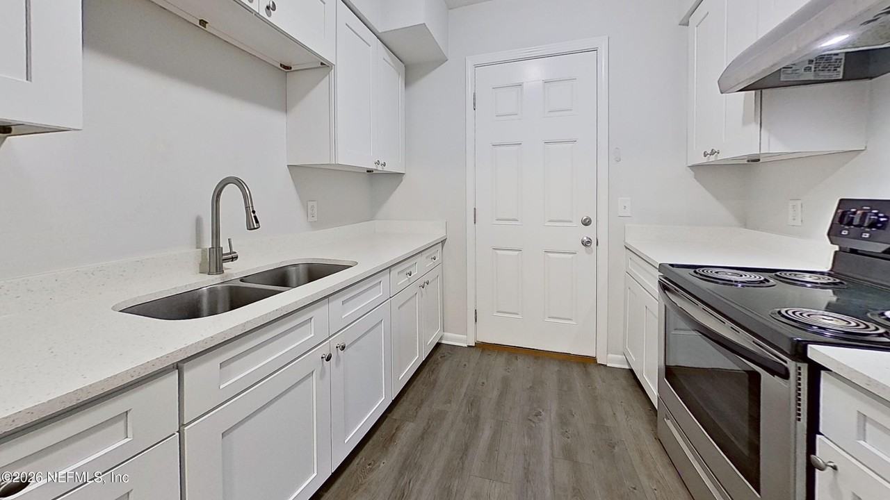 2216 Spring Park Rd #9 - Photo 7 of 16