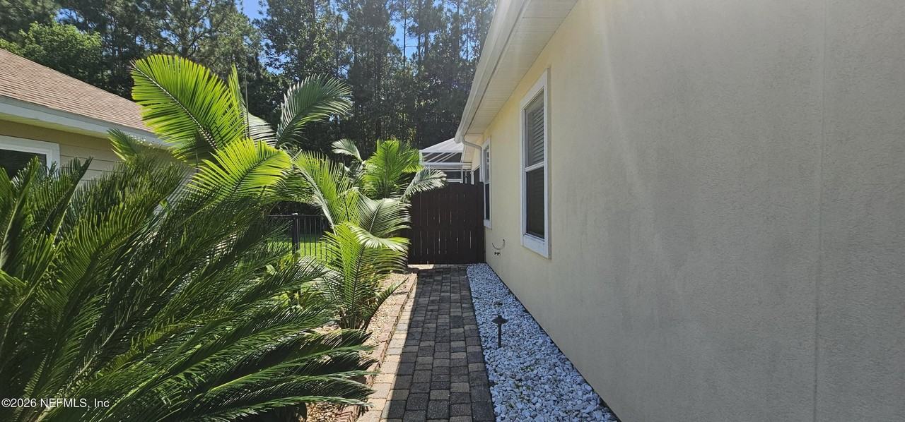 3349 Warnell Dr - Photo 5 of 32