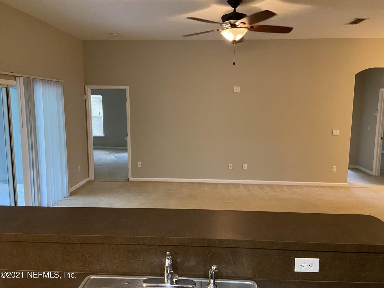 6332 Morse Ave - Photo 5 of 22