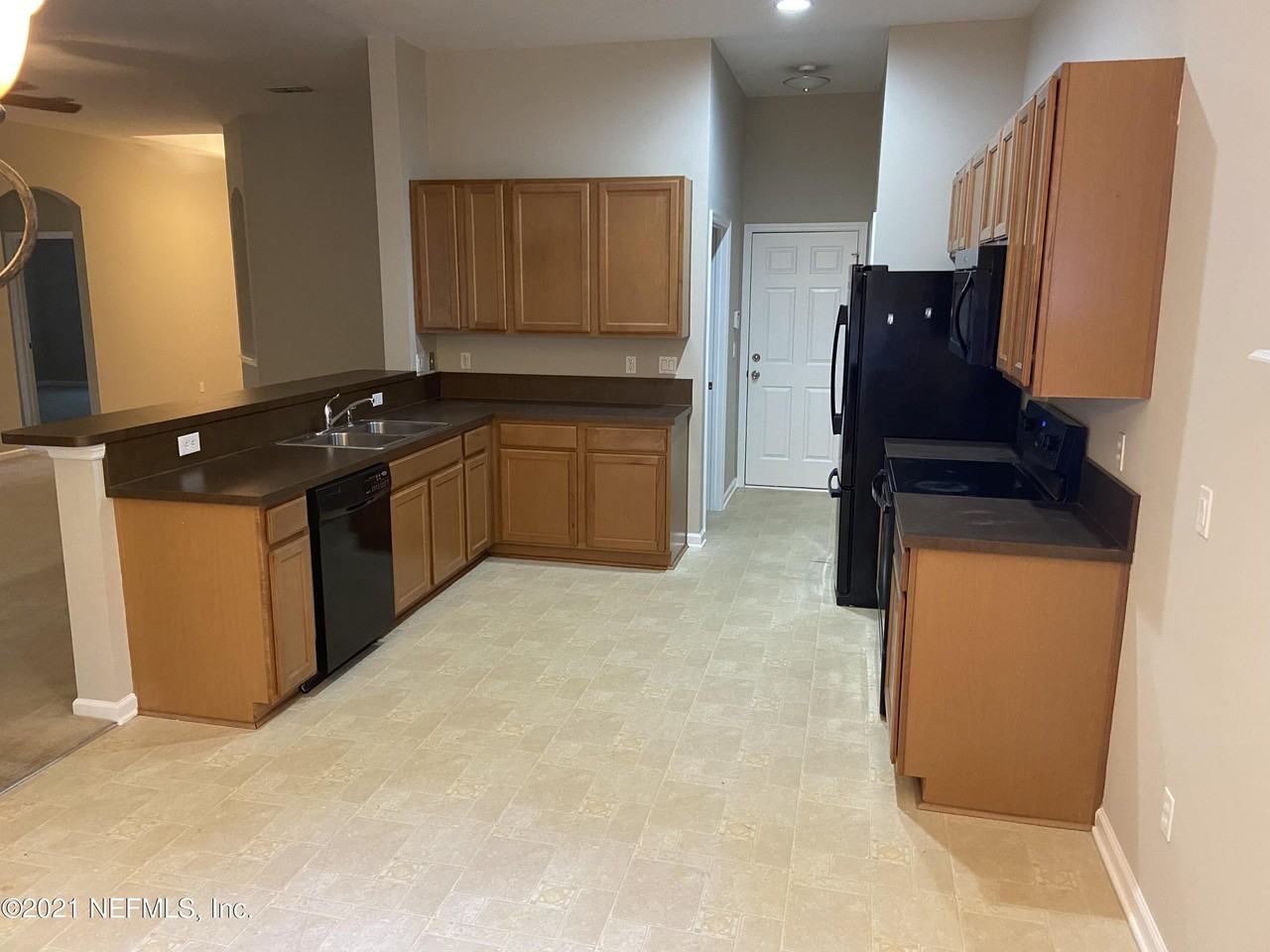 6332 Morse Ave - Photo 7 of 22