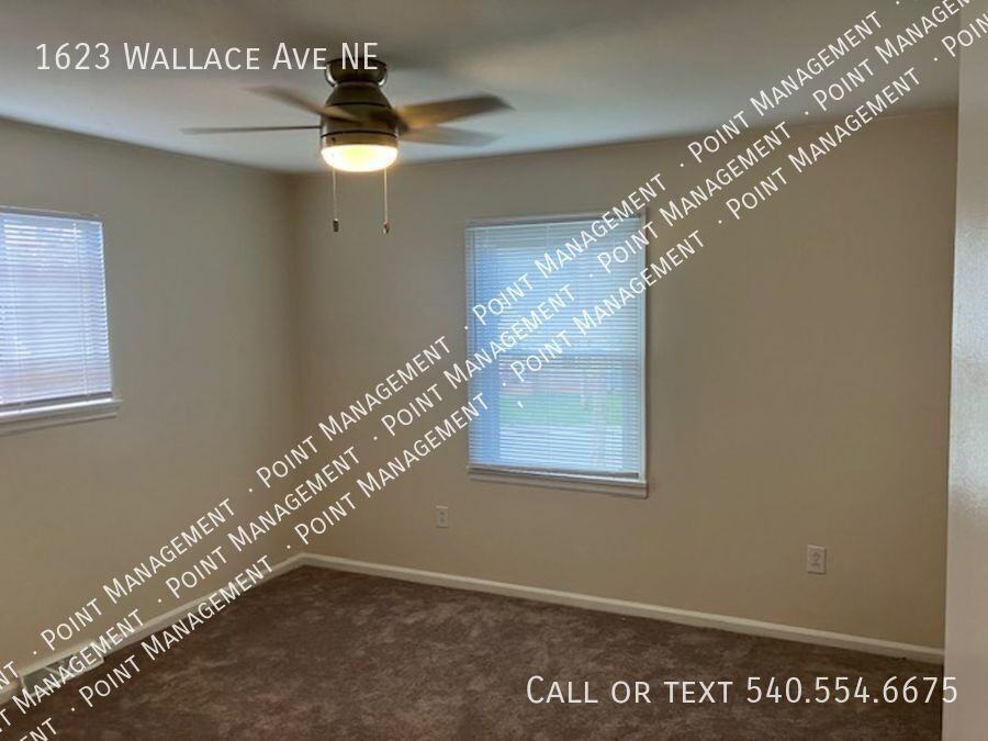 1623 Wallace Ave Ne - Photo 5 of 6