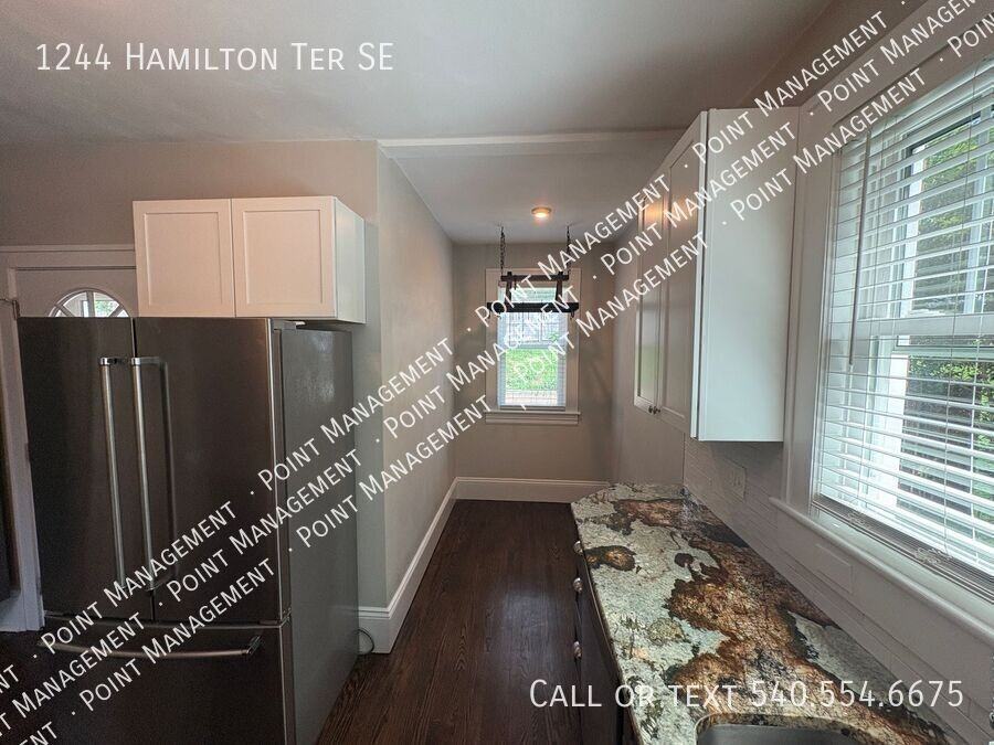 1244 Hamilton Ter Se - Photo 4 of 16
