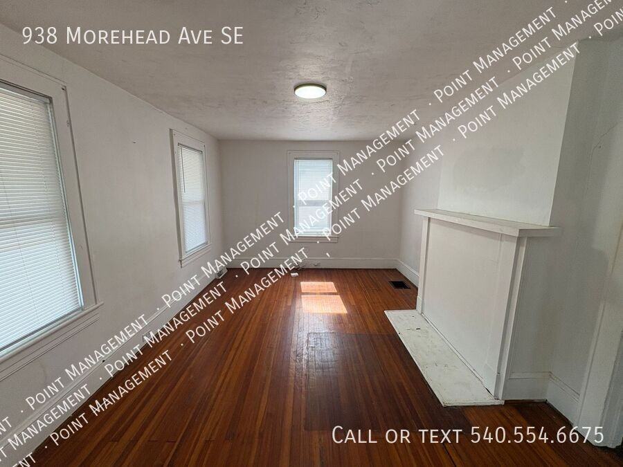 938 Morehead Ave Se - Photo 2 of 9
