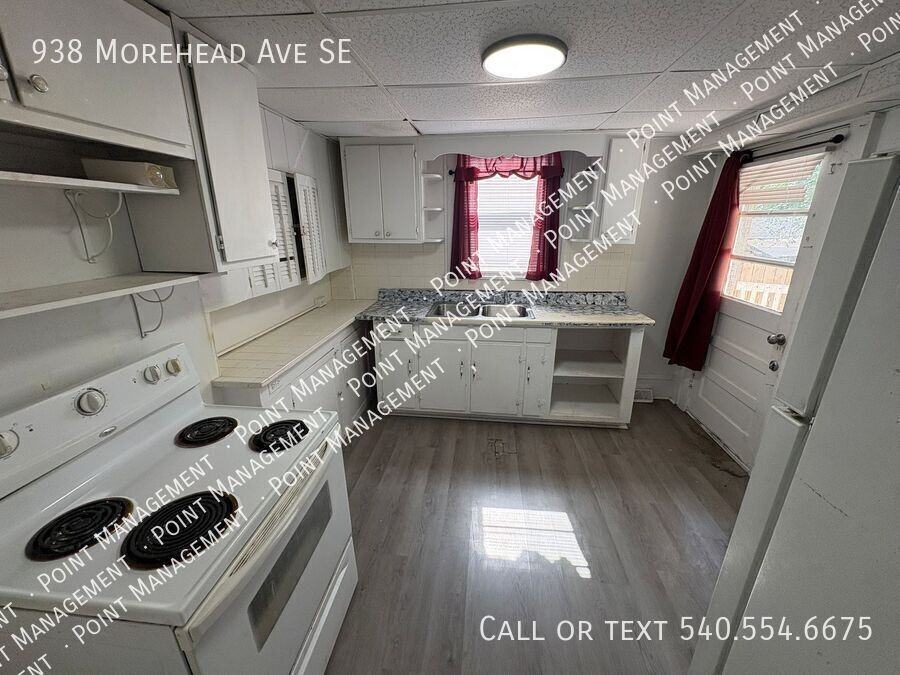 938 Morehead Ave Se - Photo 4 of 9