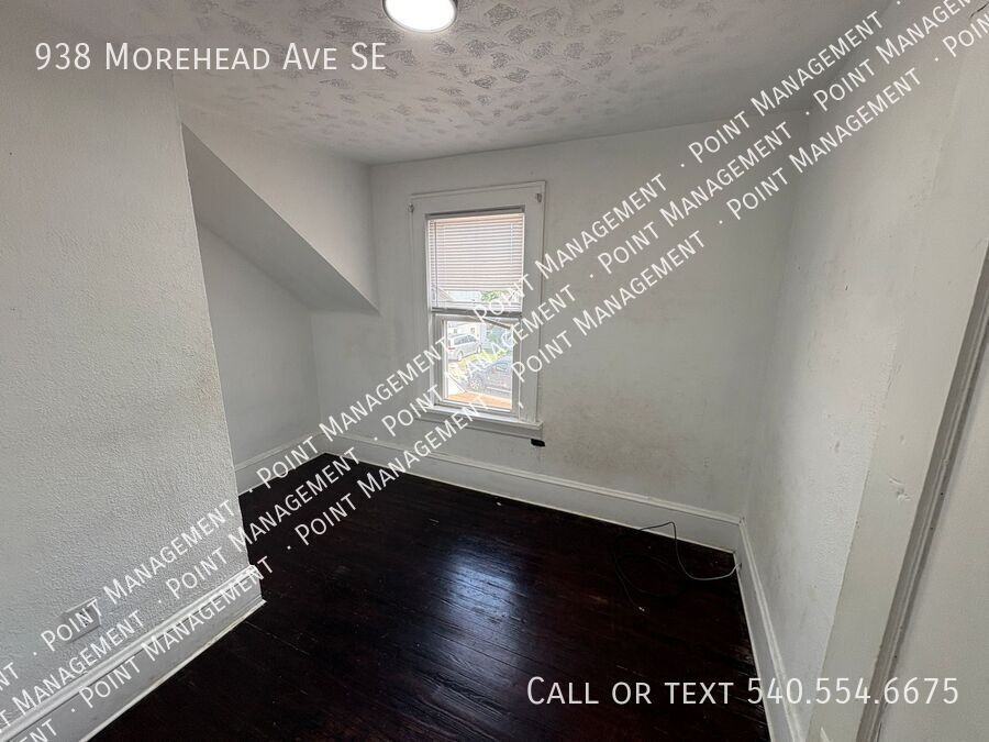 938 Morehead Ave Se - Photo 5 of 9