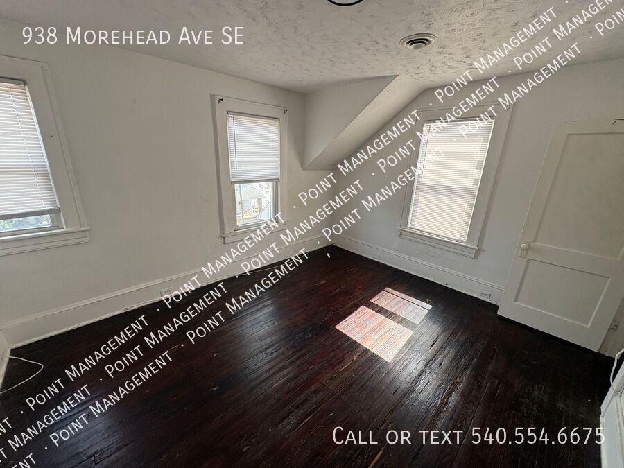 938 Morehead Ave Se - Photo 6 of 9