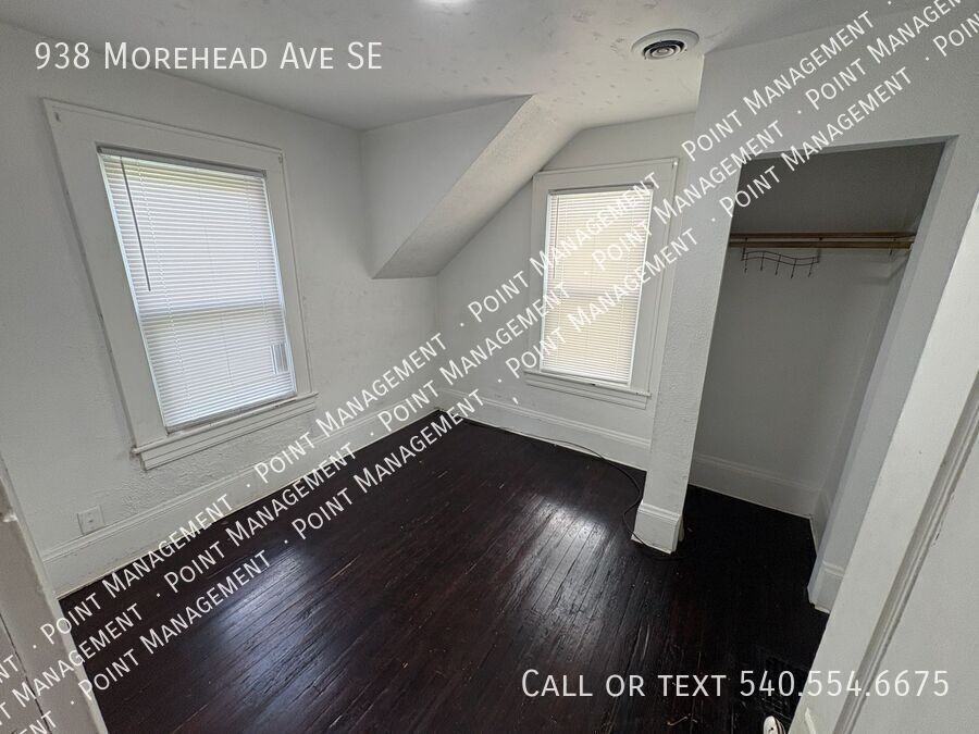 938 Morehead Ave Se - Photo 7 of 9