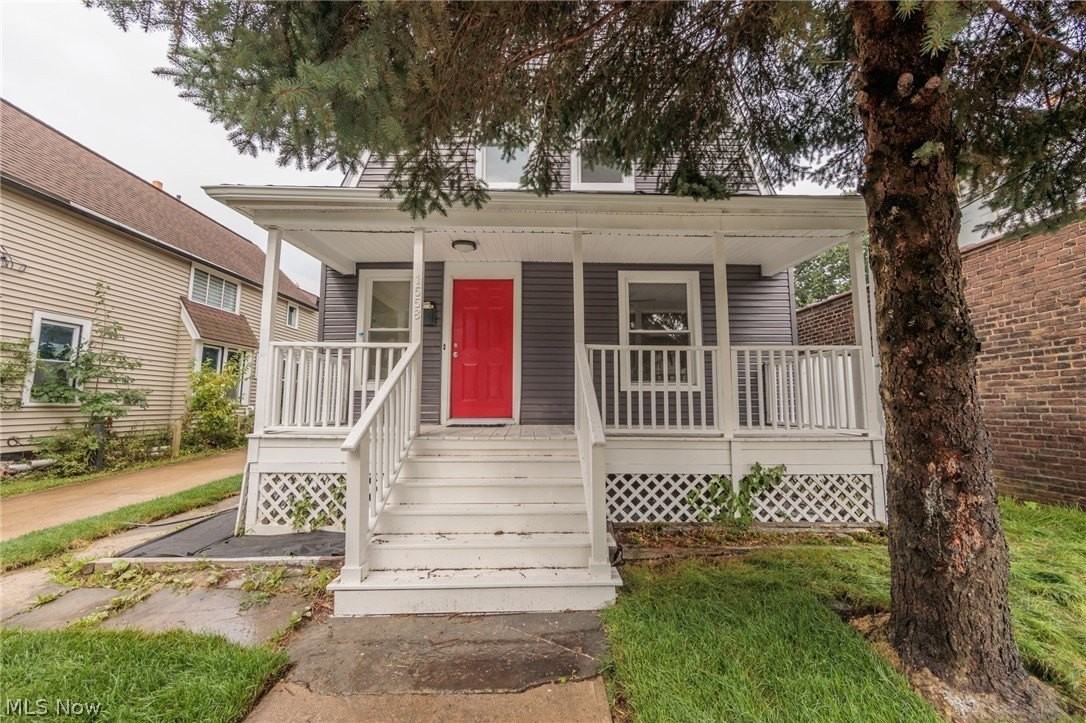 1558 Winchester Ave - Photo 3 of 44