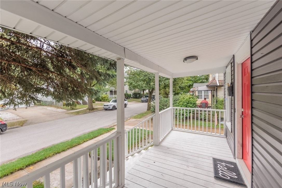 1558 Winchester Ave - Photo 4 of 44
