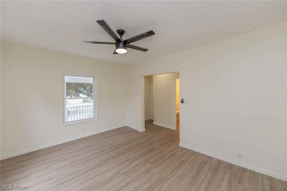 1558 Winchester Ave - Photo 6 of 44