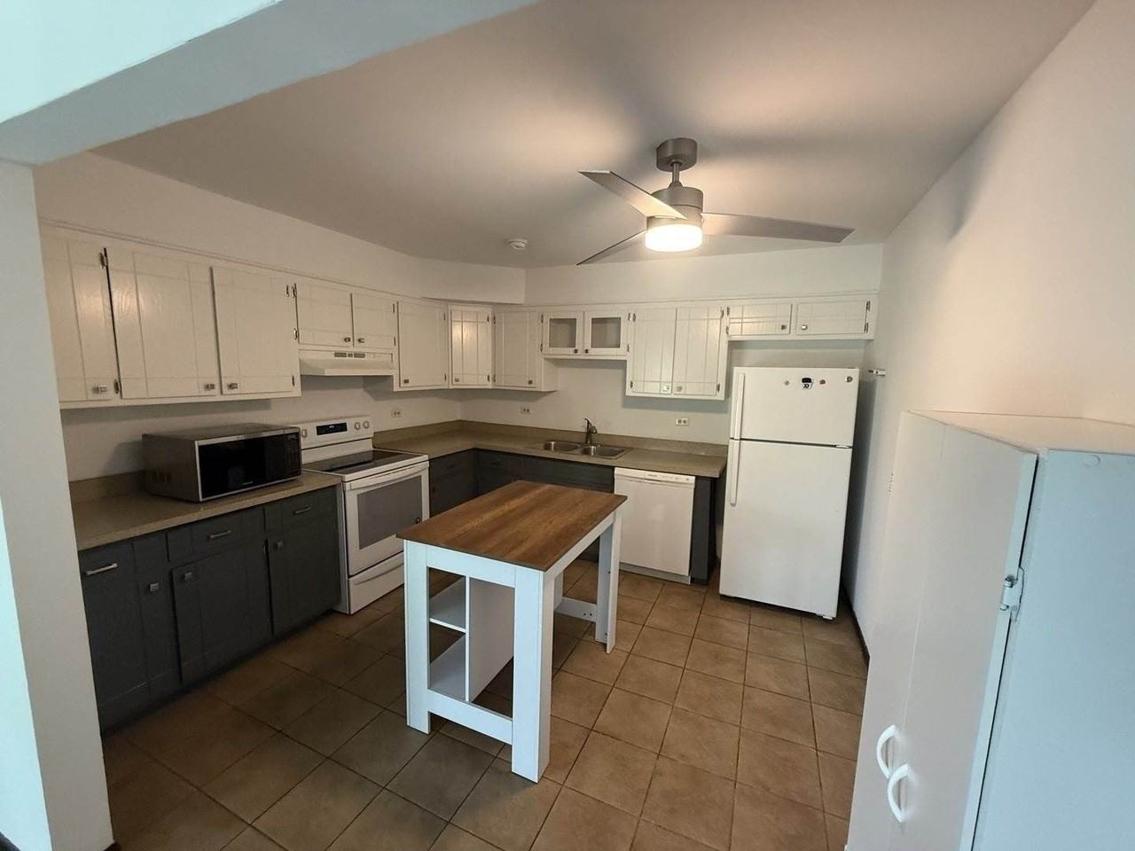 1023 Shagbark Ct - Photo 2 of 6