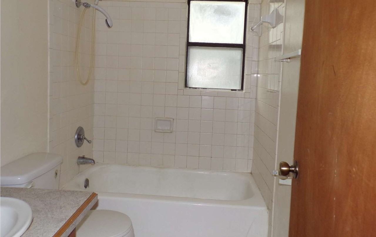 2584 S Marion Ave Apt 101 - Photo 5 of 5