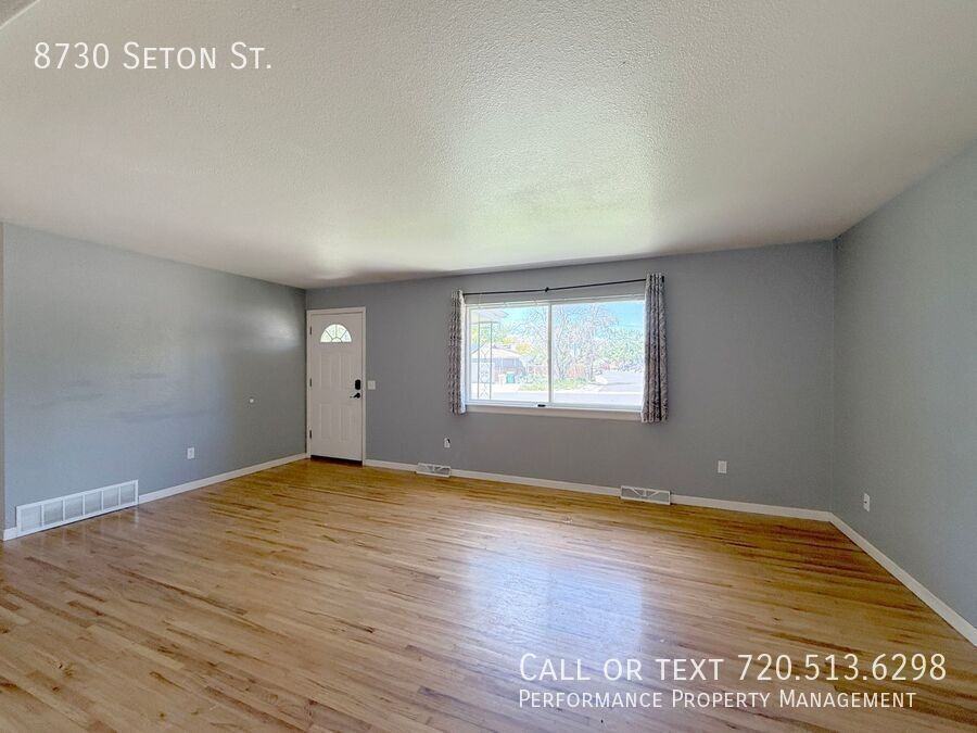 8730 Seton St - Photo 5 of 31