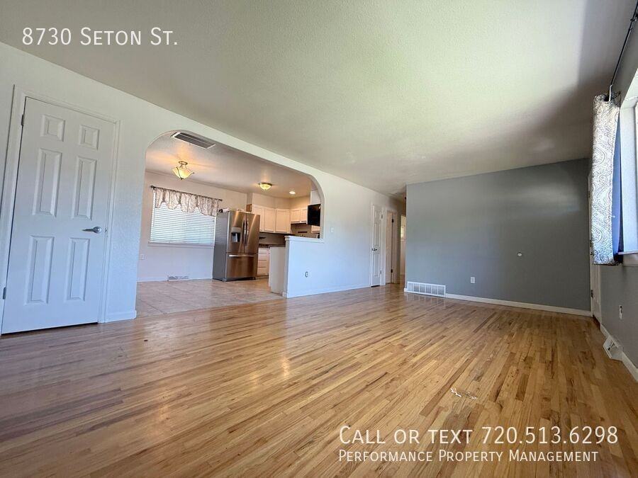 8730 Seton St - Photo 6 of 31