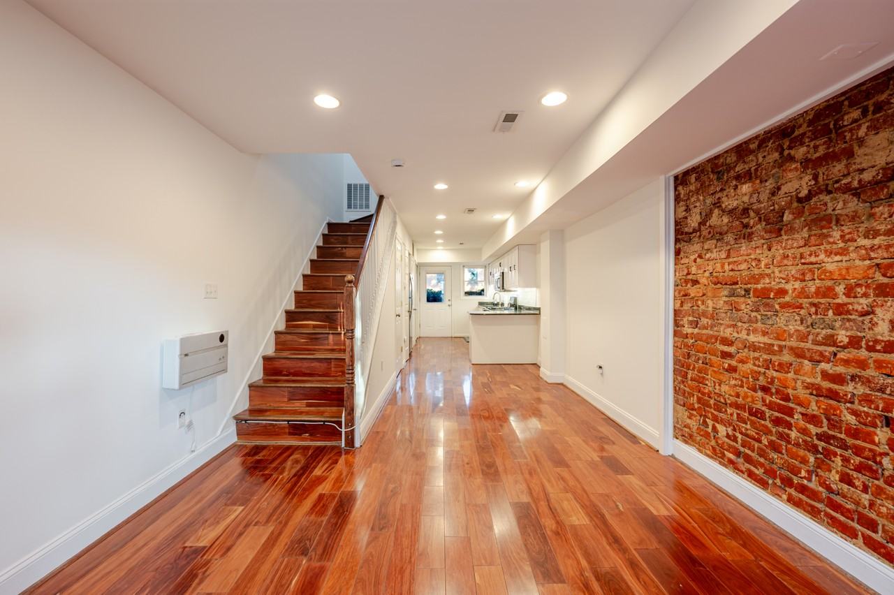 708 19th St Ne - Photo 2 of 34