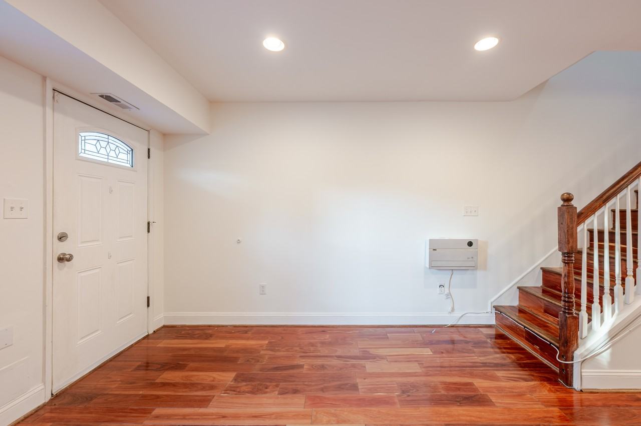 708 19th St Ne - Photo 5 of 34