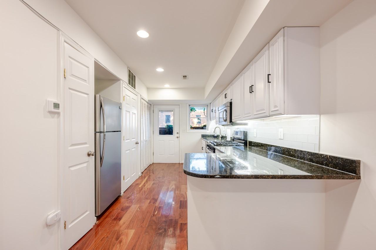 708 19th St Ne - Photo 5 of 24