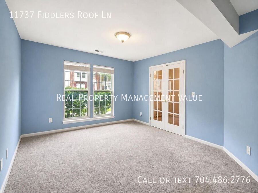 11737 Fiddlers Roof Ln - Photo 4 of 28
