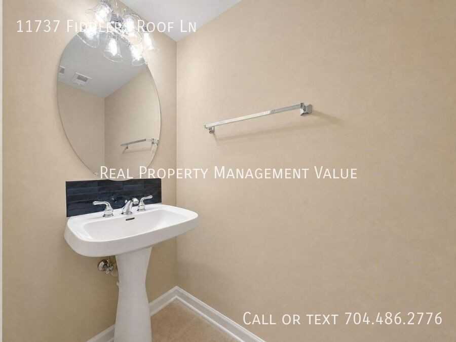 11737 Fiddlers Roof Ln - Photo 6 of 28