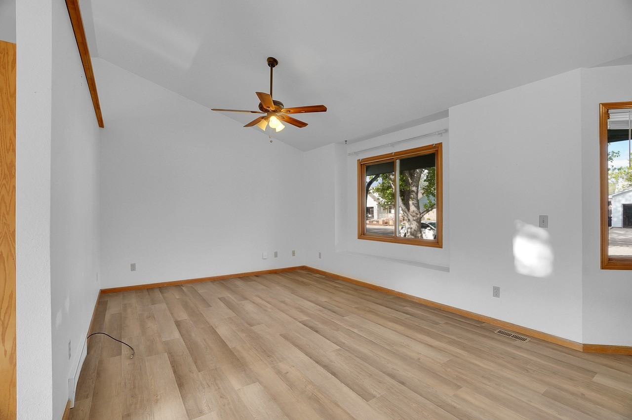 866 S Buckeye Dr - Photo 3 of 15