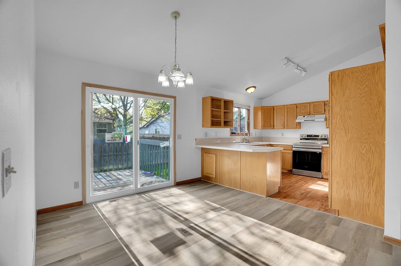 866 S Buckeye Dr - Photo 5 of 15