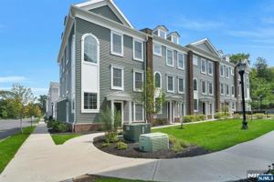 featured image of 62 Parkside Ln #1105
