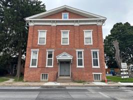 featured image of 237 N Union St 1st Fl