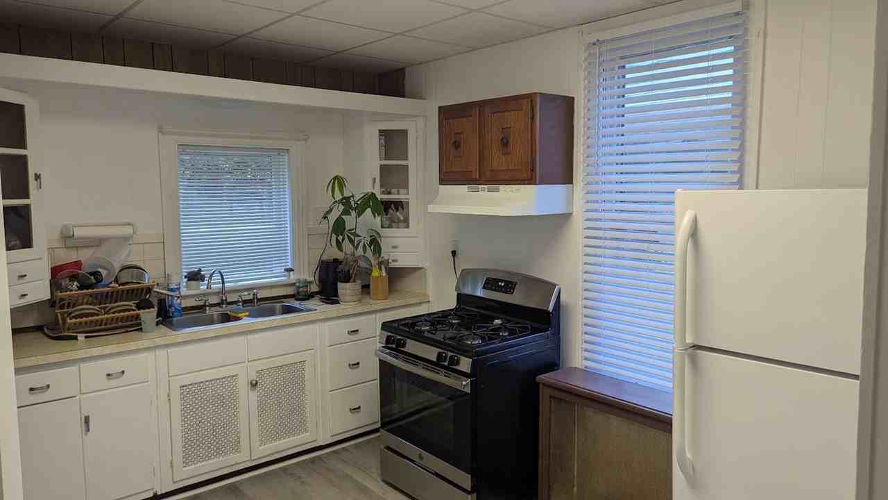 204 S 2nd St #1 - Photo 7 of 16