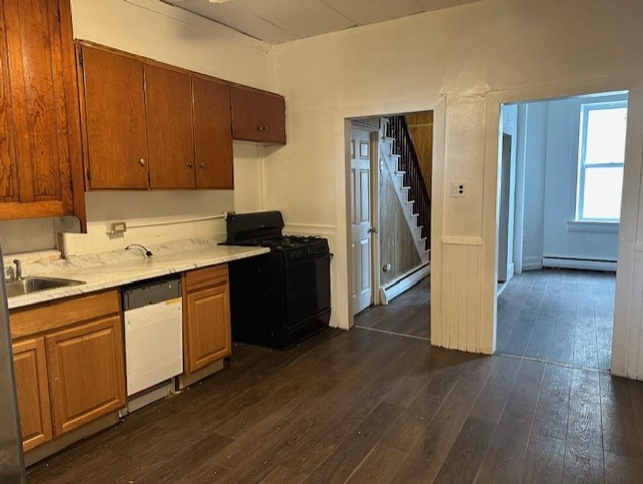 617 Lehman St - Photo 4 of 11