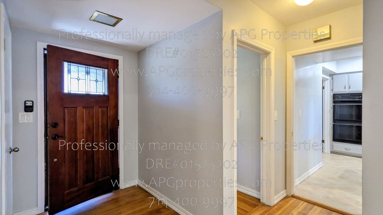 11151 Chadsey Dr - Photo 3 of 41