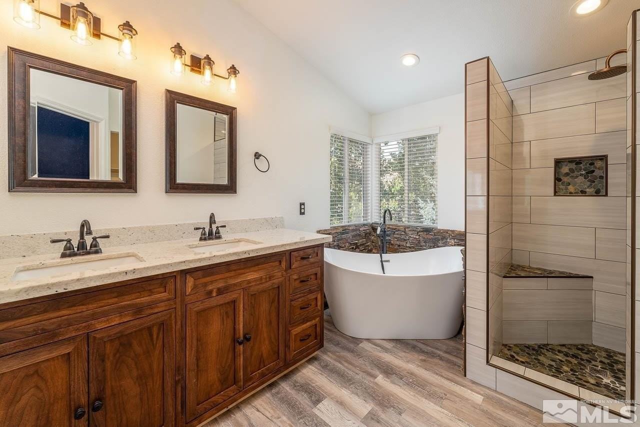 2391 Red Maple Ct - Photo 4 of 9