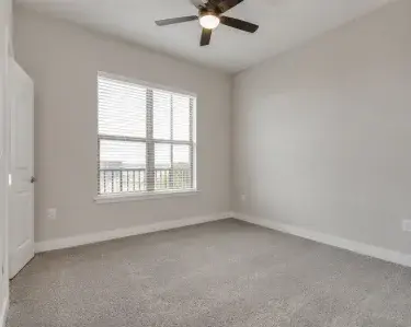 1305 E Jefferson Blvd - Photo 3 of 4