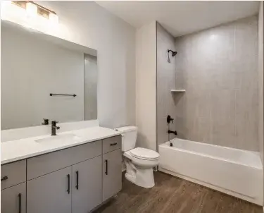 1305 E Jefferson Blvd - Photo 4 of 4