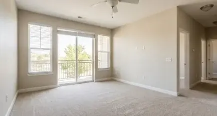 812 Comal St - Photo 2 of 4