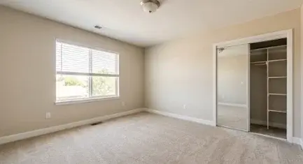 812 Comal St - Photo 3 of 4