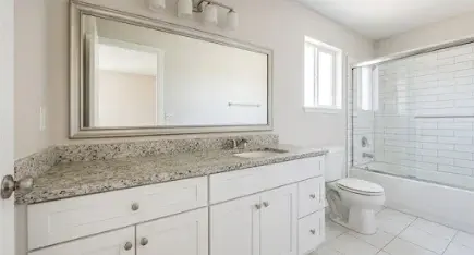 812 Comal St - Photo 4 of 4