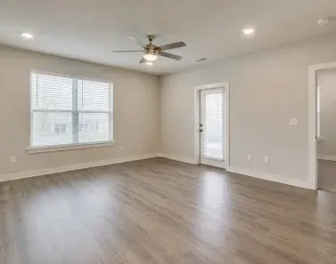 1400 Range Dr - Photo 2 of 4