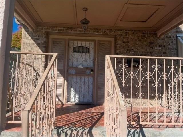 2523 Jasmine St - Photo 2 of 19