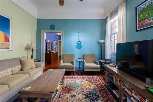 723 Louisa St - Photo 2 of 11