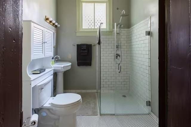 723 Louisa St - Photo 6 of 11