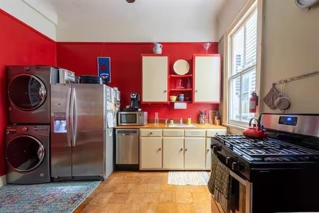 723 Louisa St - Photo 7 of 11