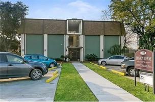 featured image of 222 London Ave #110