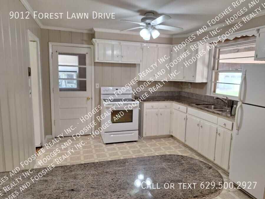 9012 Forest Lawn Dr - Photo 3 of 12