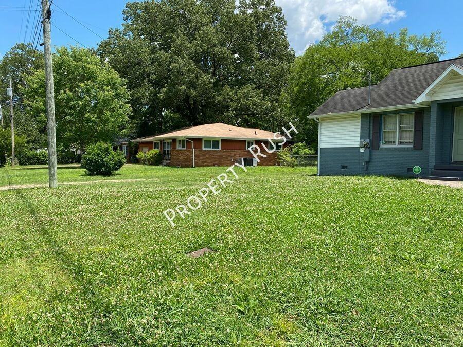 112 N Lovell Ave - Photo 3 of 29